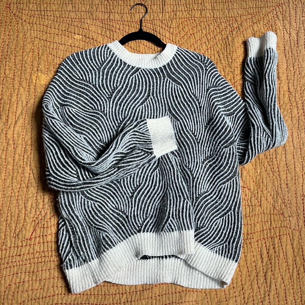 Monochrome Wave Pattern Sweater - image 1
